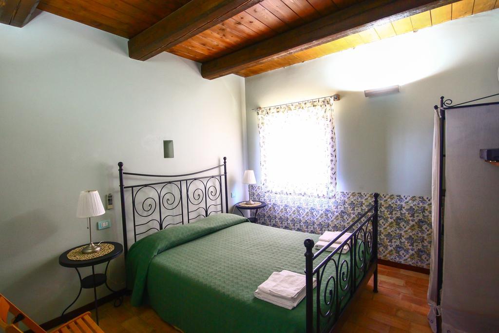 Montegiorgio I Sassi Di San Giuseppeゲストハウス 部屋 写真